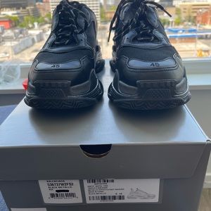 Triple S Balenciaga size 12